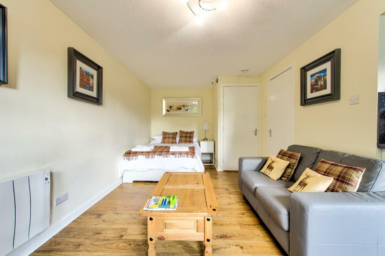 Stunning Studio Apartment Castle View — Photos 1
