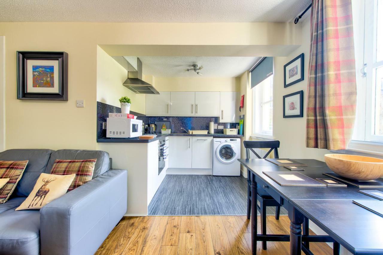 Stunning Studio Apartment Castle View — Photos 3